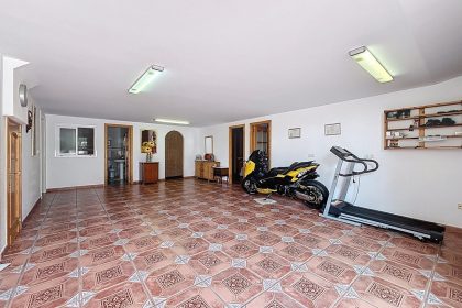 432fd46884cd6b72ef18003ab5ff0909 - 33