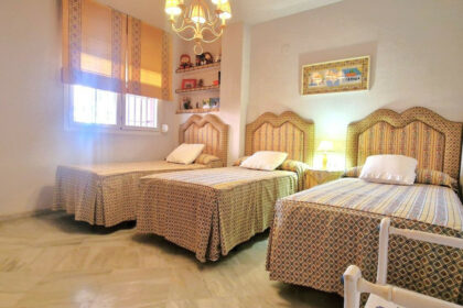 4354e849fc5d9ec96c7d461ae42ec13c - 15