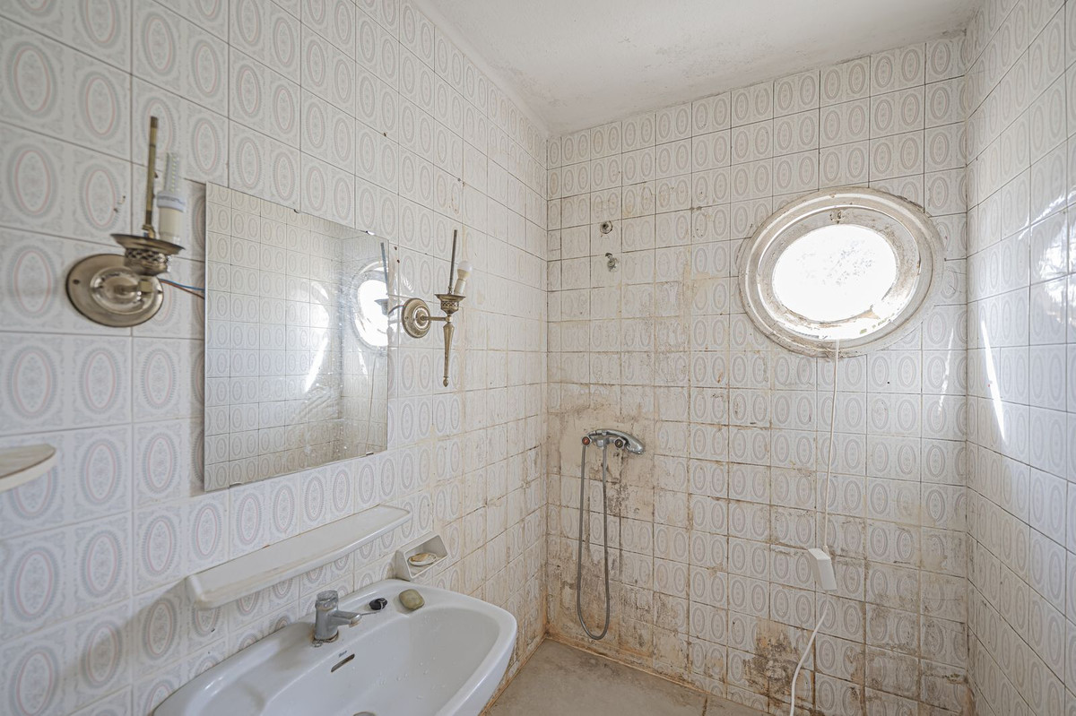 44421e586f2f7522f1104a30a0b4e06e - 12