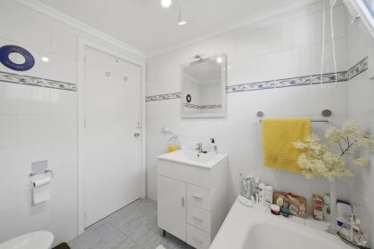 444471020a84e9e7d9e31e611409aea0 - 11