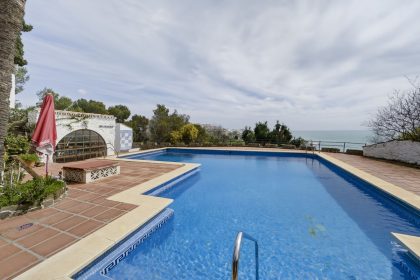 444471020a84e9e7d9e31e611409aea0 - 16