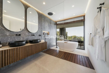 45362d6627bc83b35b3589ff246a0b67 - 23