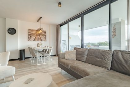 484f193bf3417c1de90d4befc4292709 - 11