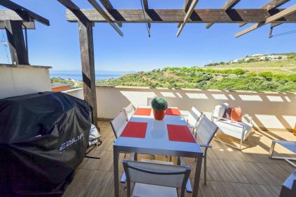 4983e3e347cea3e2065223fc0f74e9b4 - 10