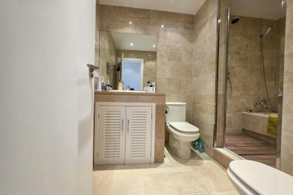 4983e3e347cea3e2065223fc0f74e9b4 - 18