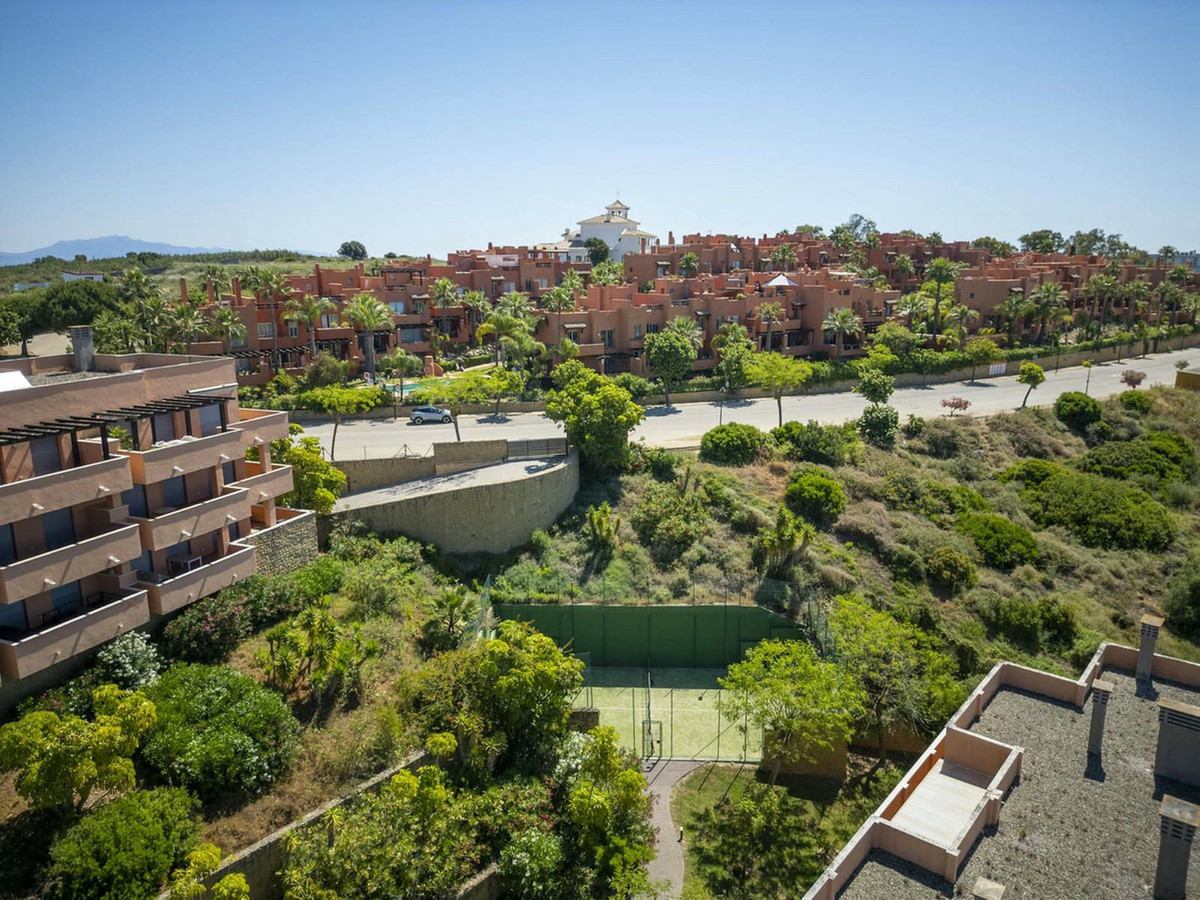 4983e3e347cea3e2065223fc0f74e9b4 - 21