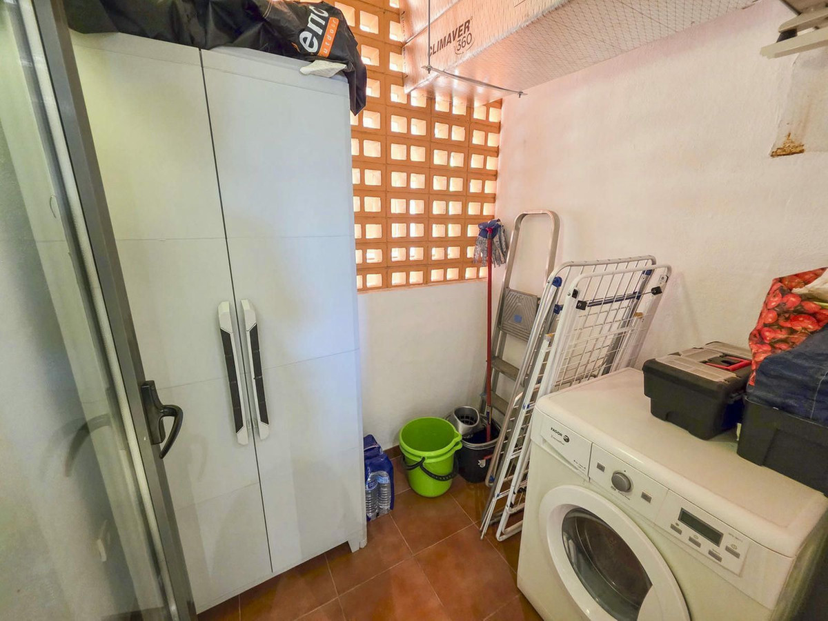 4983e3e347cea3e2065223fc0f74e9b4 - 25