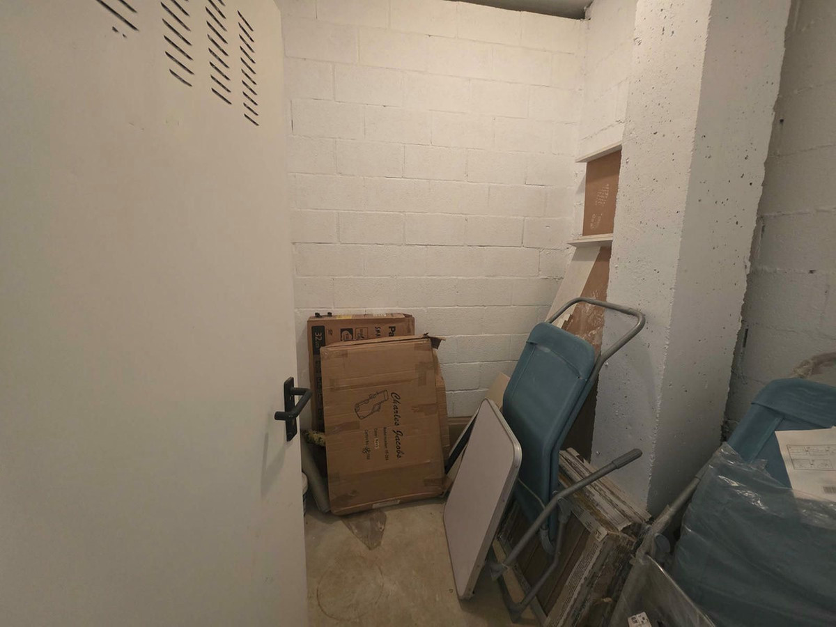 4983e3e347cea3e2065223fc0f74e9b4 - 26