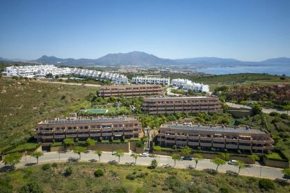 4983e3e347cea3e2065223fc0f74e9b4 - 27