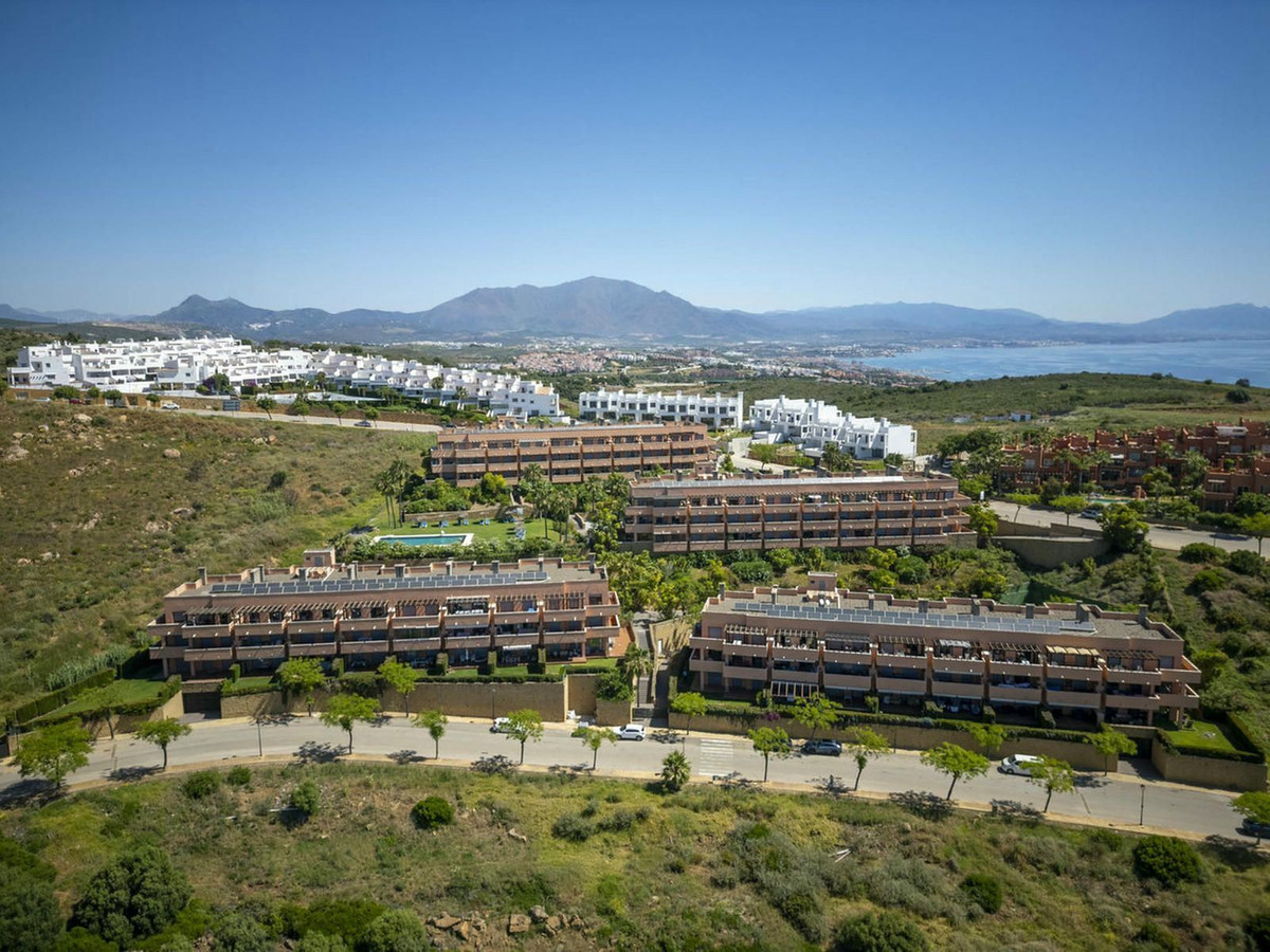 4983e3e347cea3e2065223fc0f74e9b4 - 27