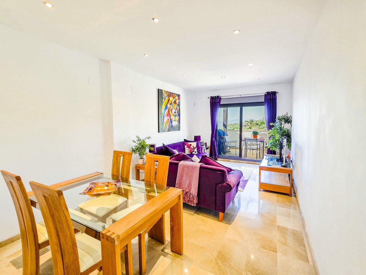 4983e3e347cea3e2065223fc0f74e9b4 - 28