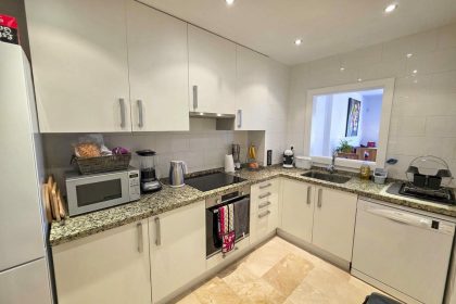 4983e3e347cea3e2065223fc0f74e9b4 - 29