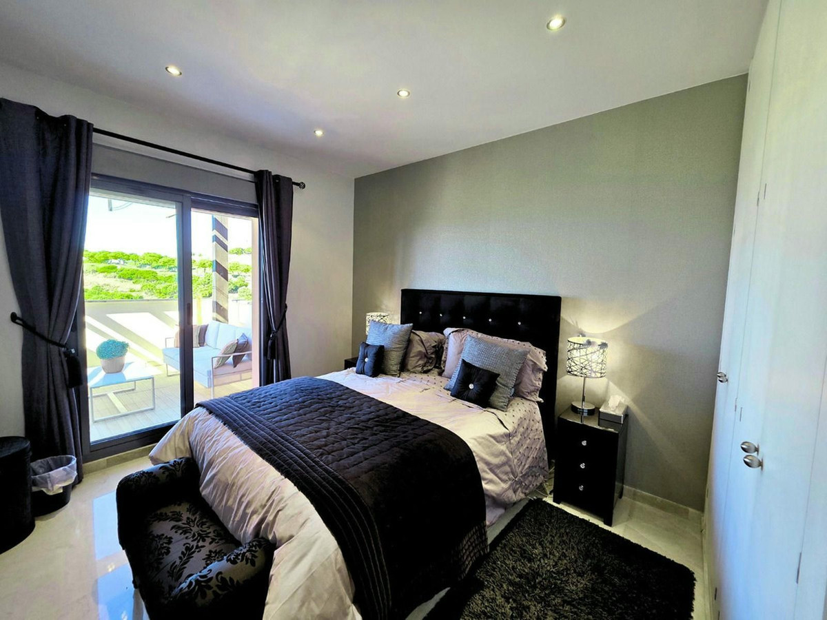 4983e3e347cea3e2065223fc0f74e9b4 - 30