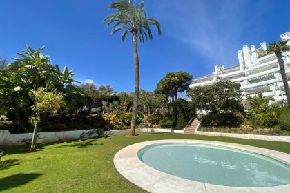 4ae81989dab0e1f875715405e5b79f5a - 14