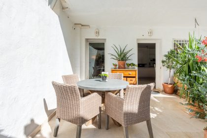 4ae81989dab0e1f875715405e5b79f5a - 19