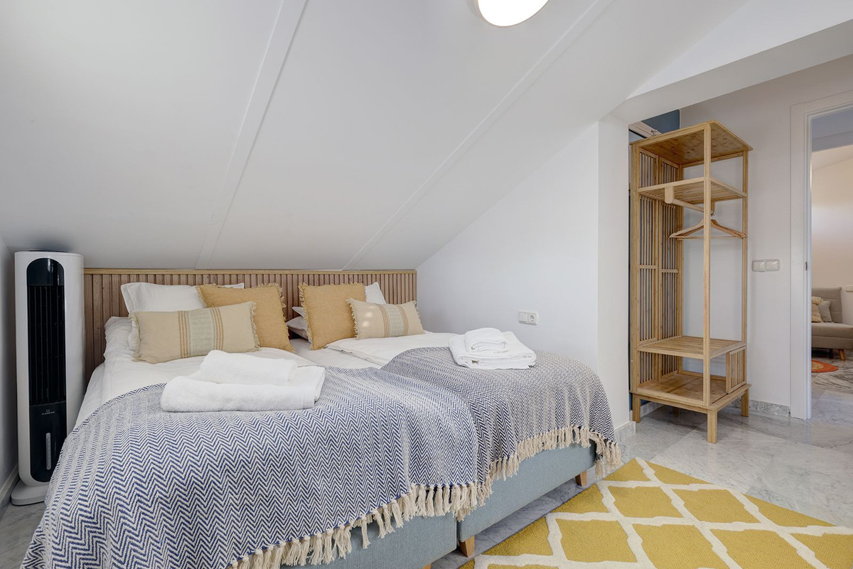 4aebc250d797dc6eff6a158a70b898a3 - 13