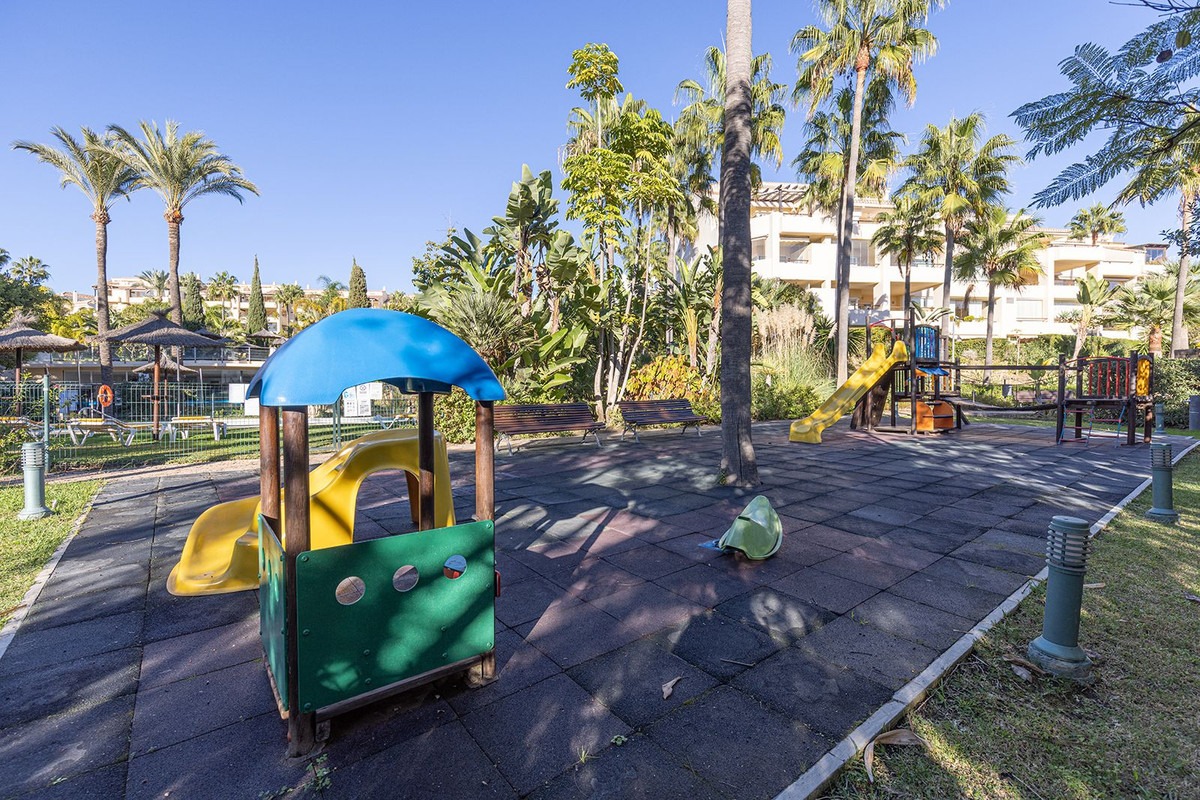 4aebc250d797dc6eff6a158a70b898a3 - 23