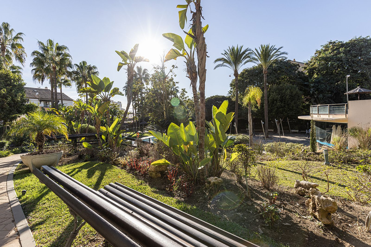 4aebc250d797dc6eff6a158a70b898a3 - 25