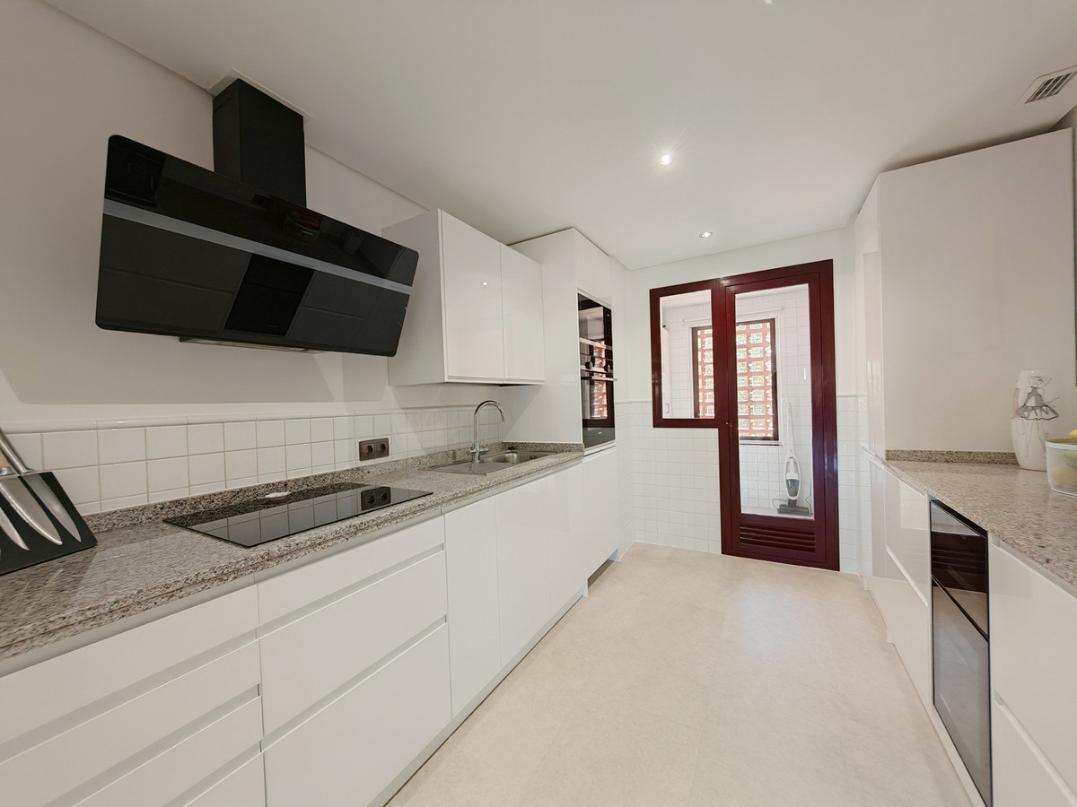 4b0ee9107a1b9c4d2c920aea57369169 - 10