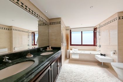 4b0ee9107a1b9c4d2c920aea57369169 - 15