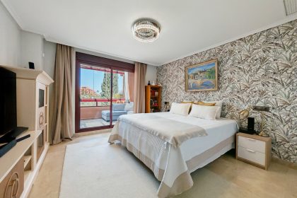 4b0ee9107a1b9c4d2c920aea57369169 - 16