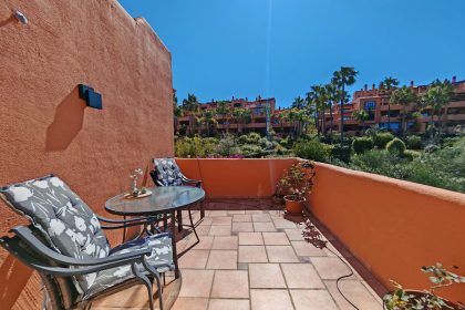 4b0ee9107a1b9c4d2c920aea57369169 - 23