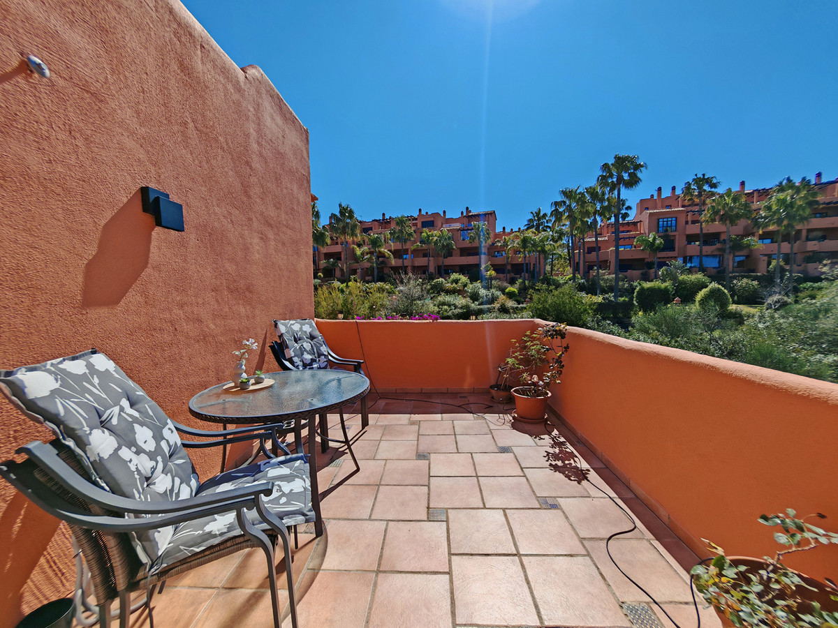 4b0ee9107a1b9c4d2c920aea57369169 - 23