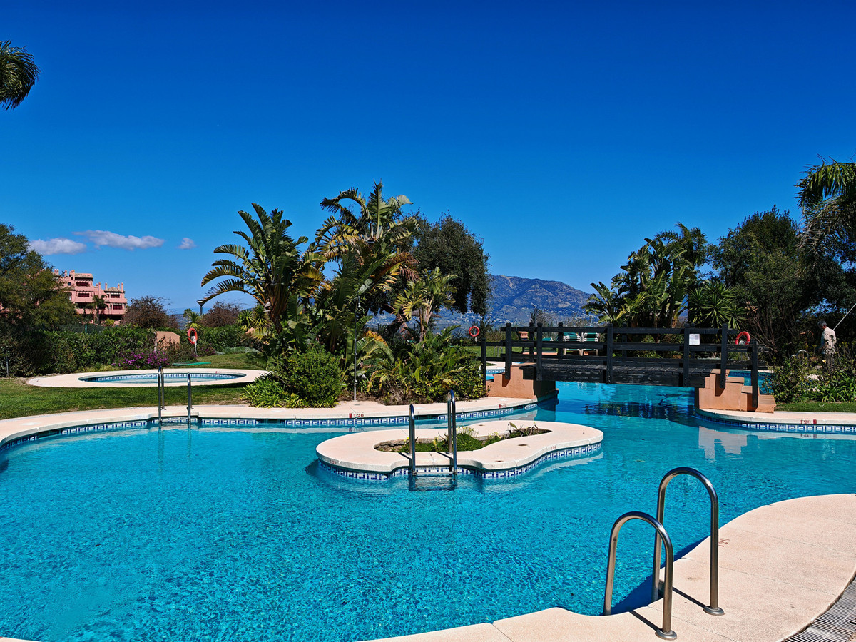 4b0ee9107a1b9c4d2c920aea57369169 - 26