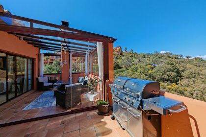 4b0ee9107a1b9c4d2c920aea57369169 - 5