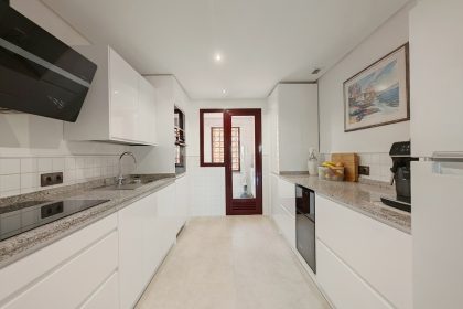 4b0ee9107a1b9c4d2c920aea57369169 - 9