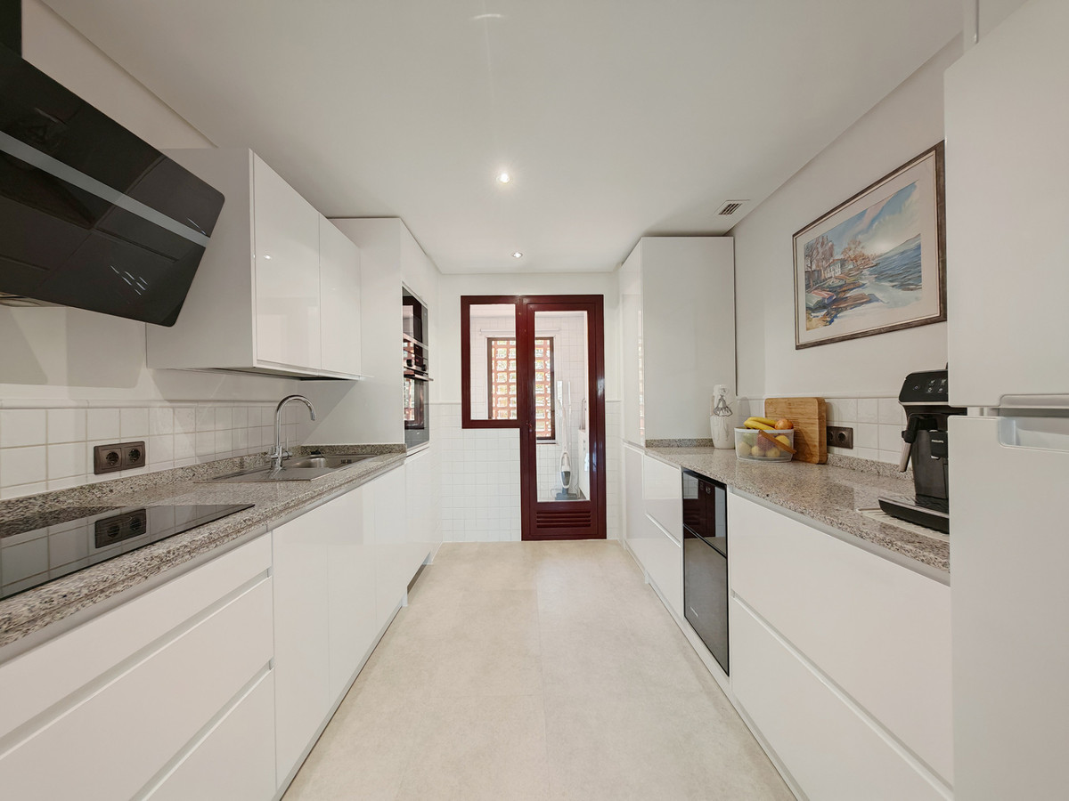 4b0ee9107a1b9c4d2c920aea57369169 - 9