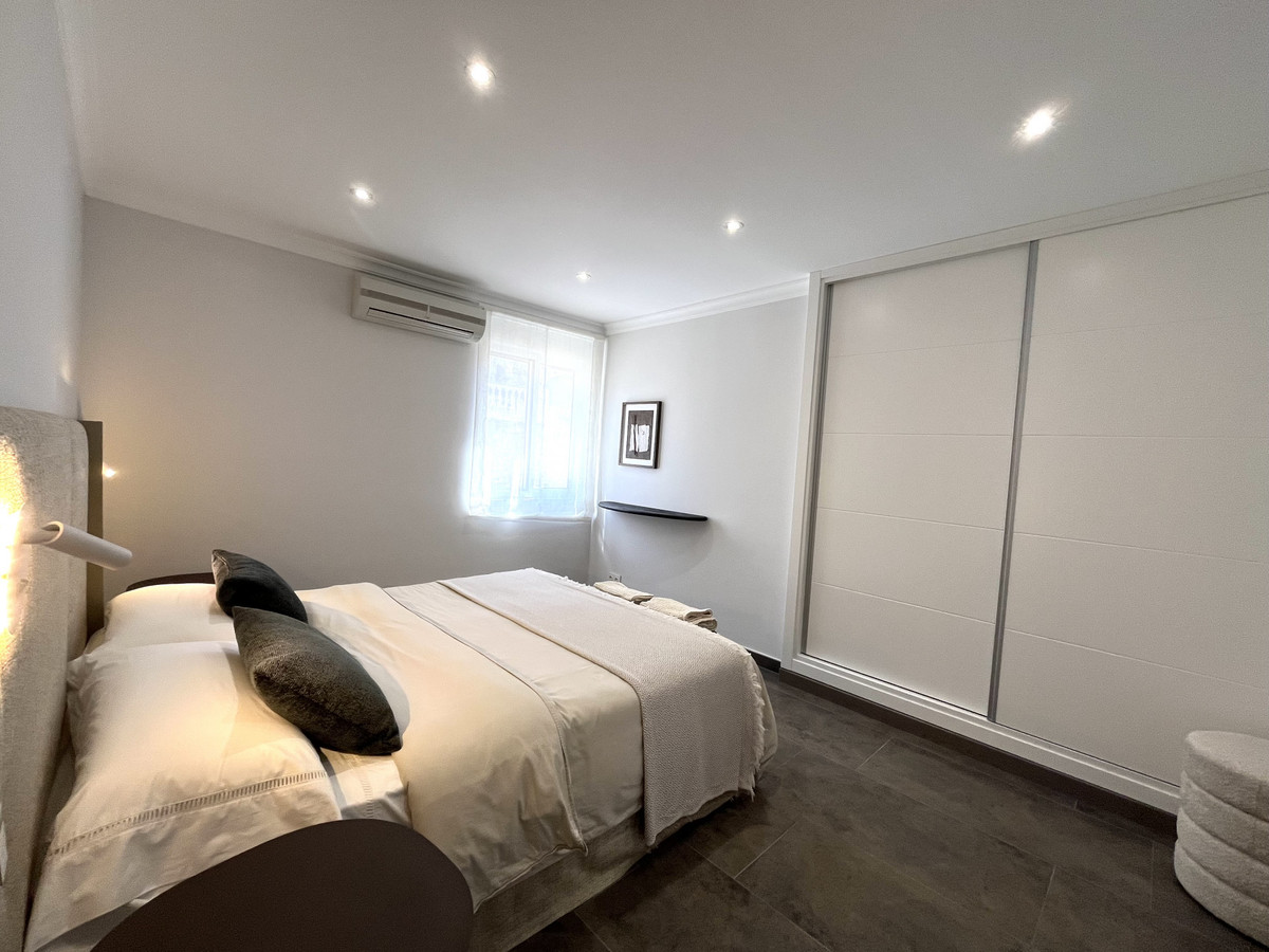 4c043f9e381618b61b4de6e7f901002b - 18