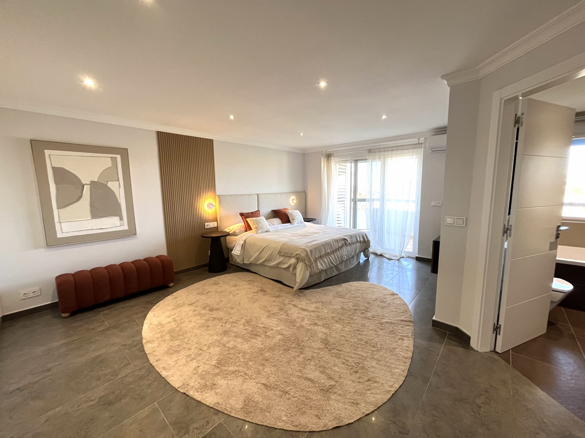 4c043f9e381618b61b4de6e7f901002b - 3