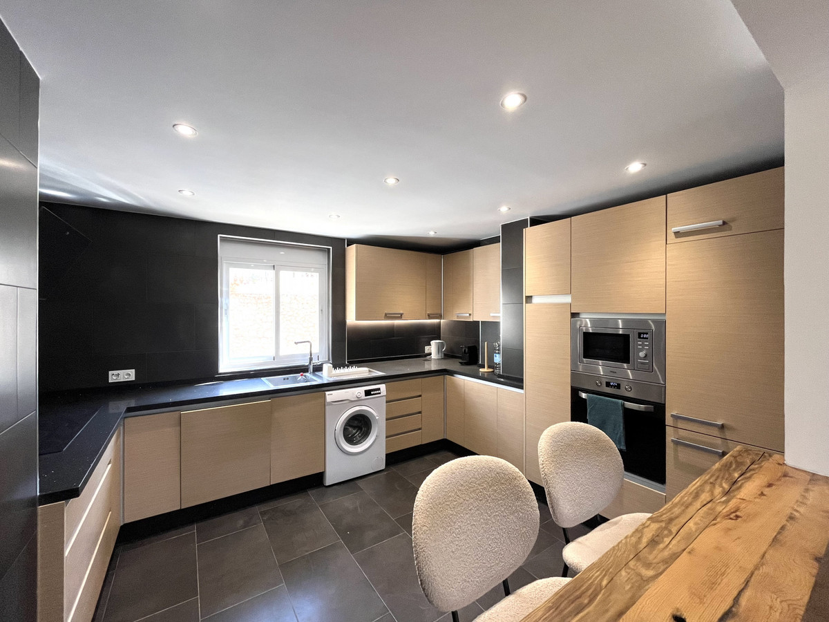 4c043f9e381618b61b4de6e7f901002b - 4