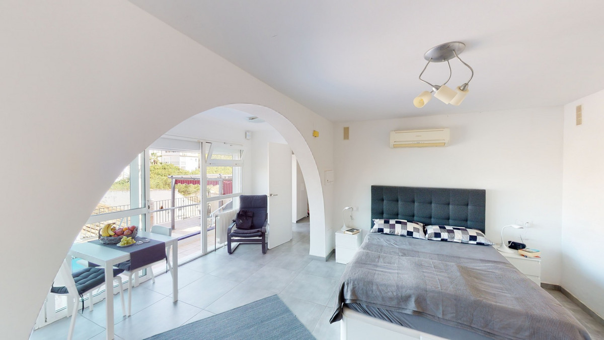 4e7ecfa528c0e6c072399b488f2f9113 - 12