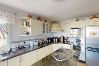 4e7ecfa528c0e6c072399b488f2f9113 - 24