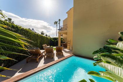 4eb12bdd7104e791f316c14ab9926406 - 19