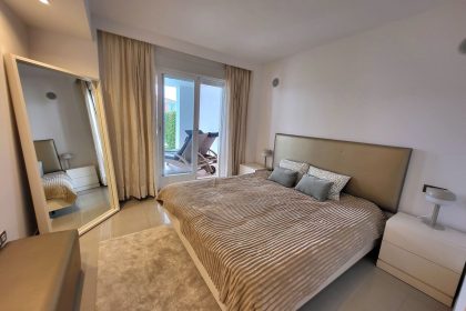 4f1ca9a5a95f4948231356eb162f1163 - 12