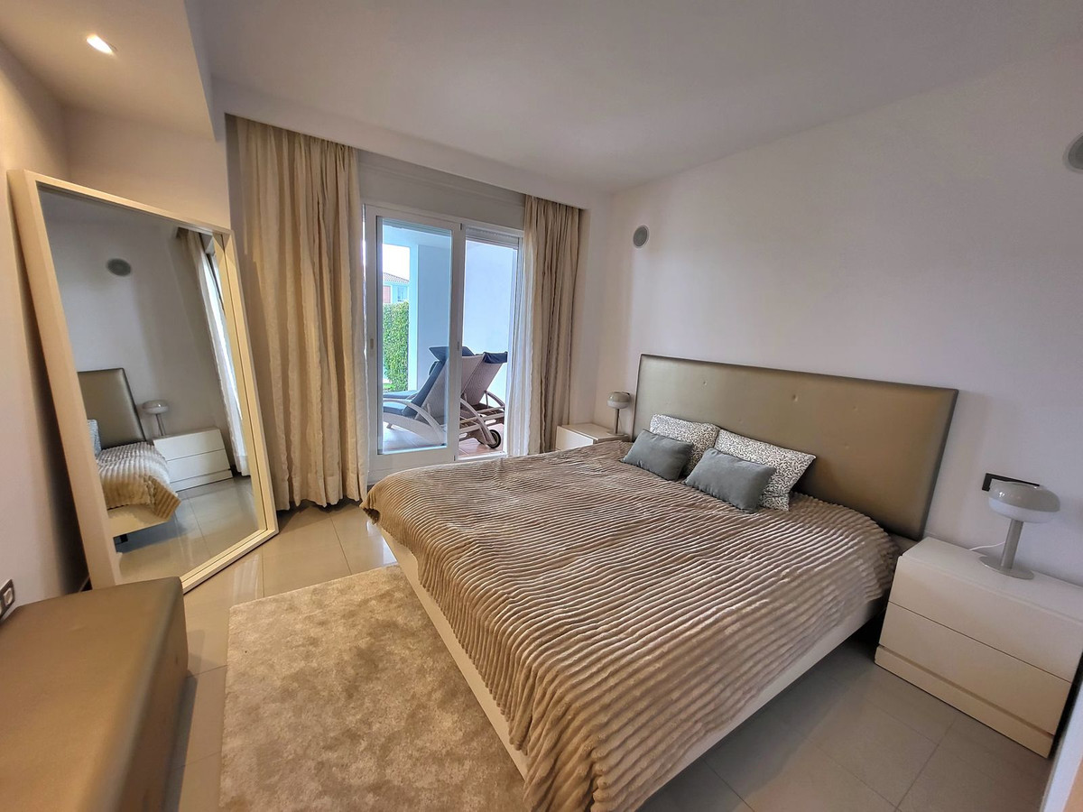 4f1ca9a5a95f4948231356eb162f1163 - 12