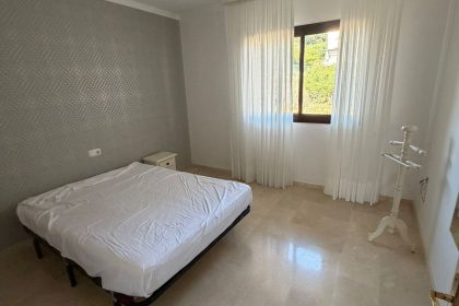 4fc64a66fc58de4baa7e9682f6460e8c - 12