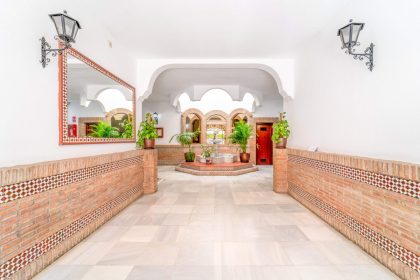 50203f4ac532264525219151dadbaf9c - 32