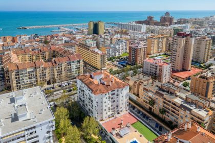 50203f4ac532264525219151dadbaf9c - 40