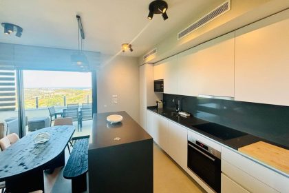 50d8b0bf2f9f9d3e62e61a86120d5562 - 16