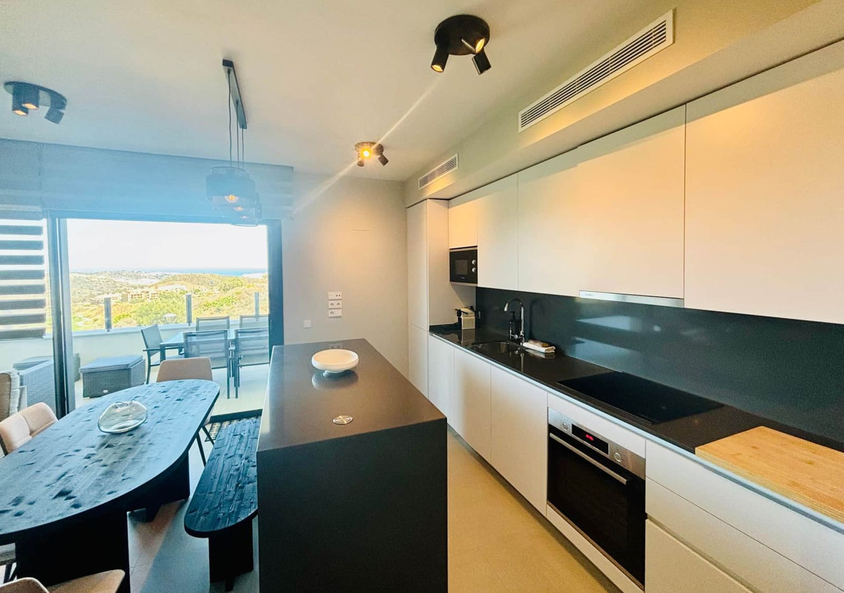 50d8b0bf2f9f9d3e62e61a86120d5562 - 16