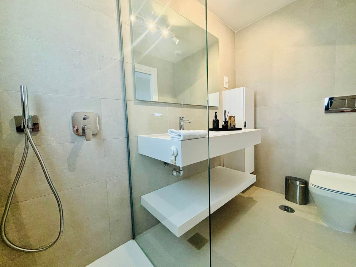 50d8b0bf2f9f9d3e62e61a86120d5562 - 17