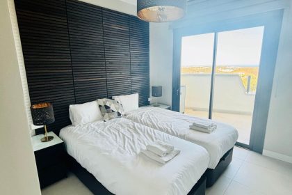 50d8b0bf2f9f9d3e62e61a86120d5562 - 4