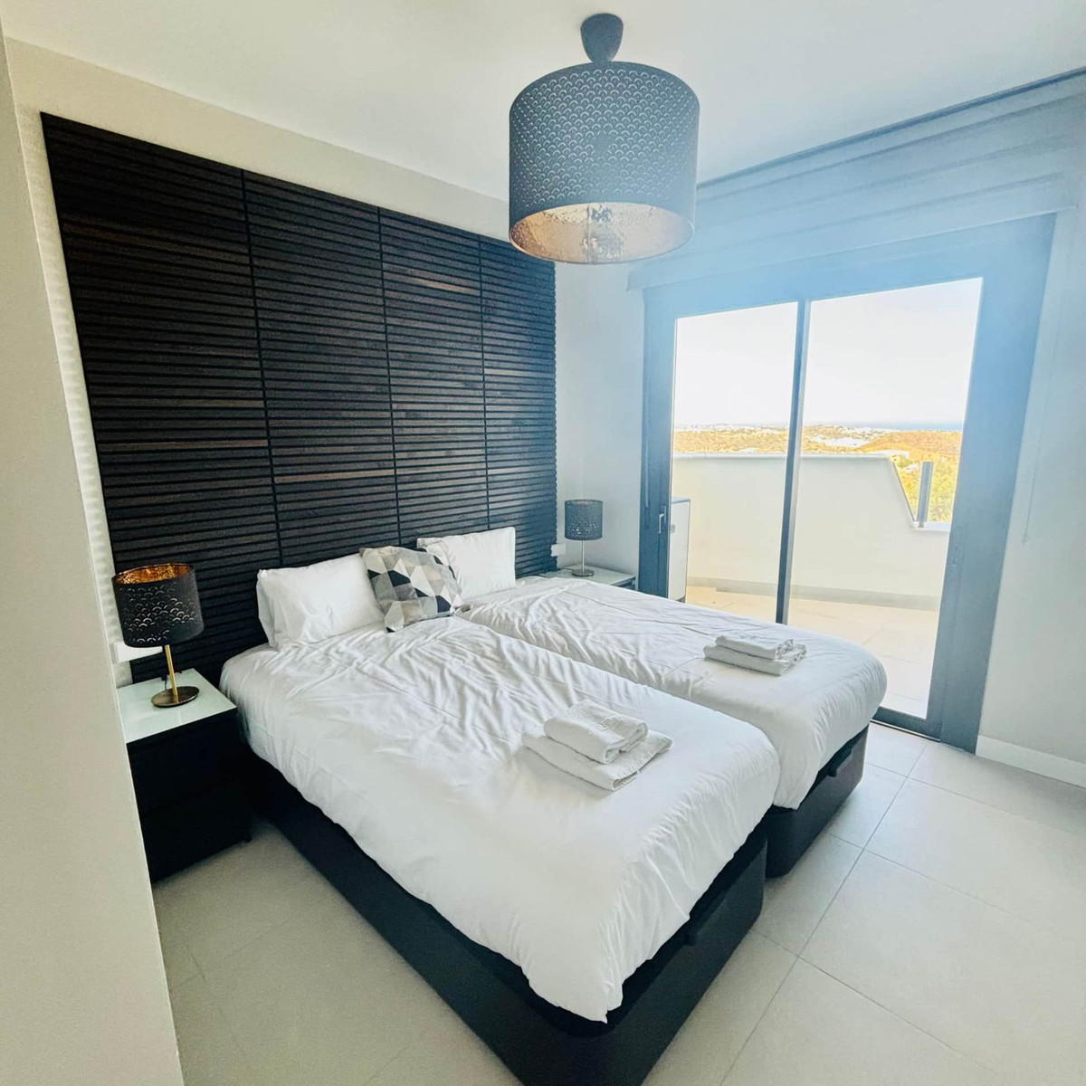 50d8b0bf2f9f9d3e62e61a86120d5562 - 4