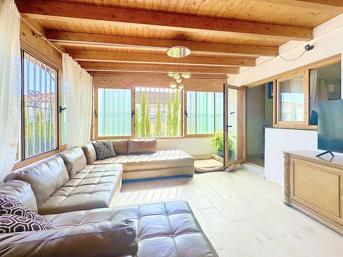 51c72898b720641bb000b6277dae36df - 14