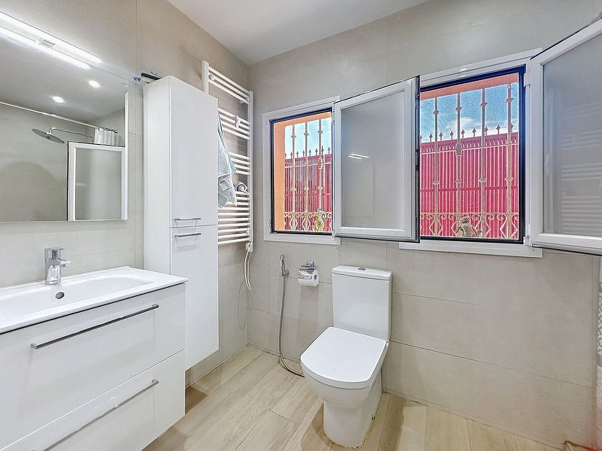 51c72898b720641bb000b6277dae36df - 18