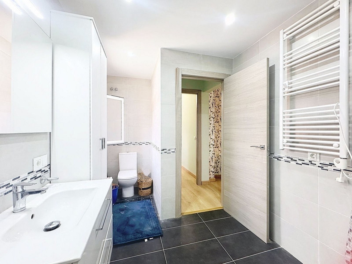 51c72898b720641bb000b6277dae36df - 22